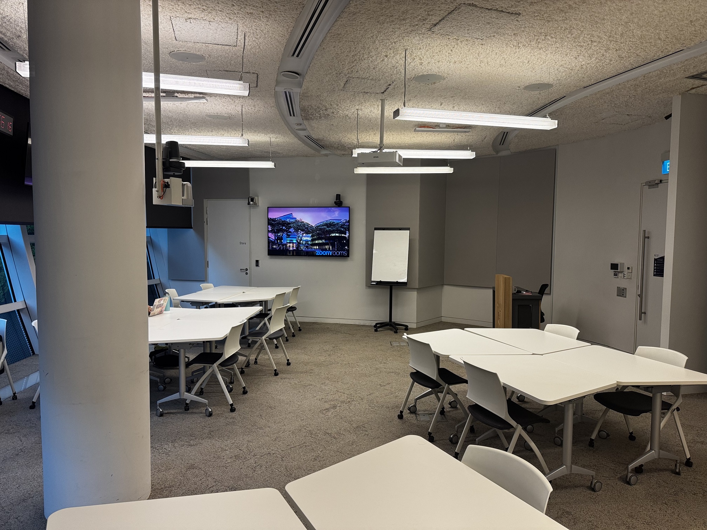 Library Learning Lab Facilities in KGC Law Library - Library Event Spaces - Research Guides ...