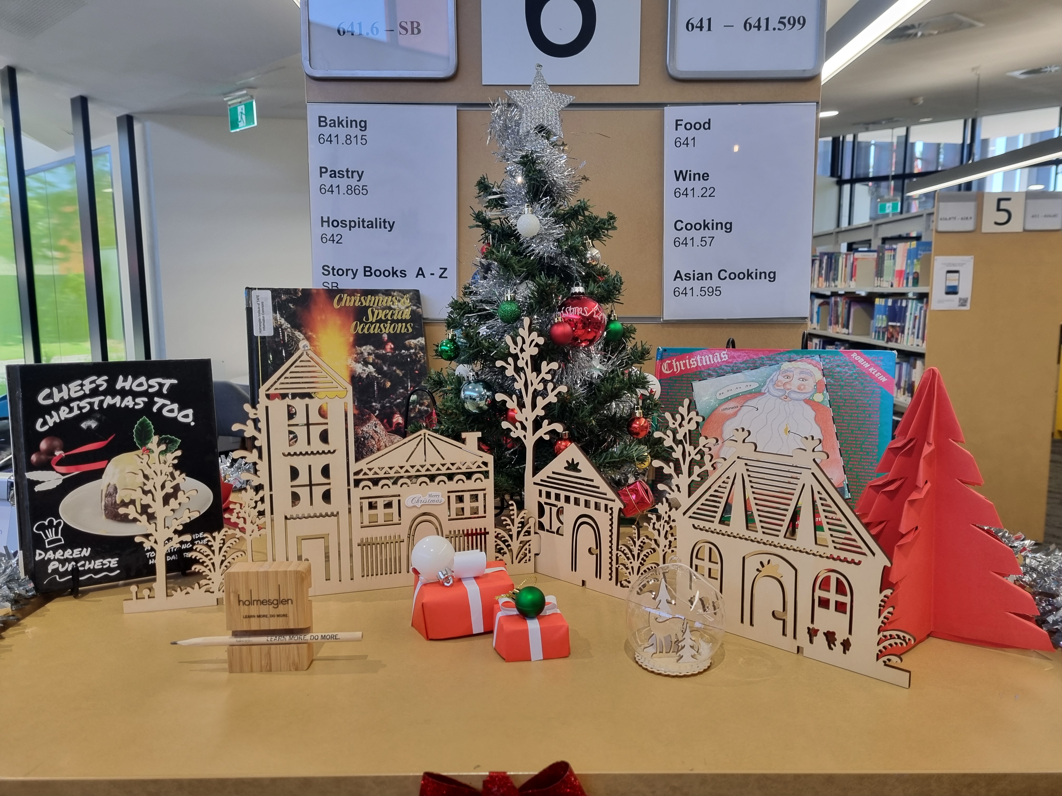 Moo Christmas display