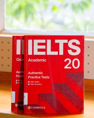 IELTS. 20, General training : with answers : authentic practice tests.