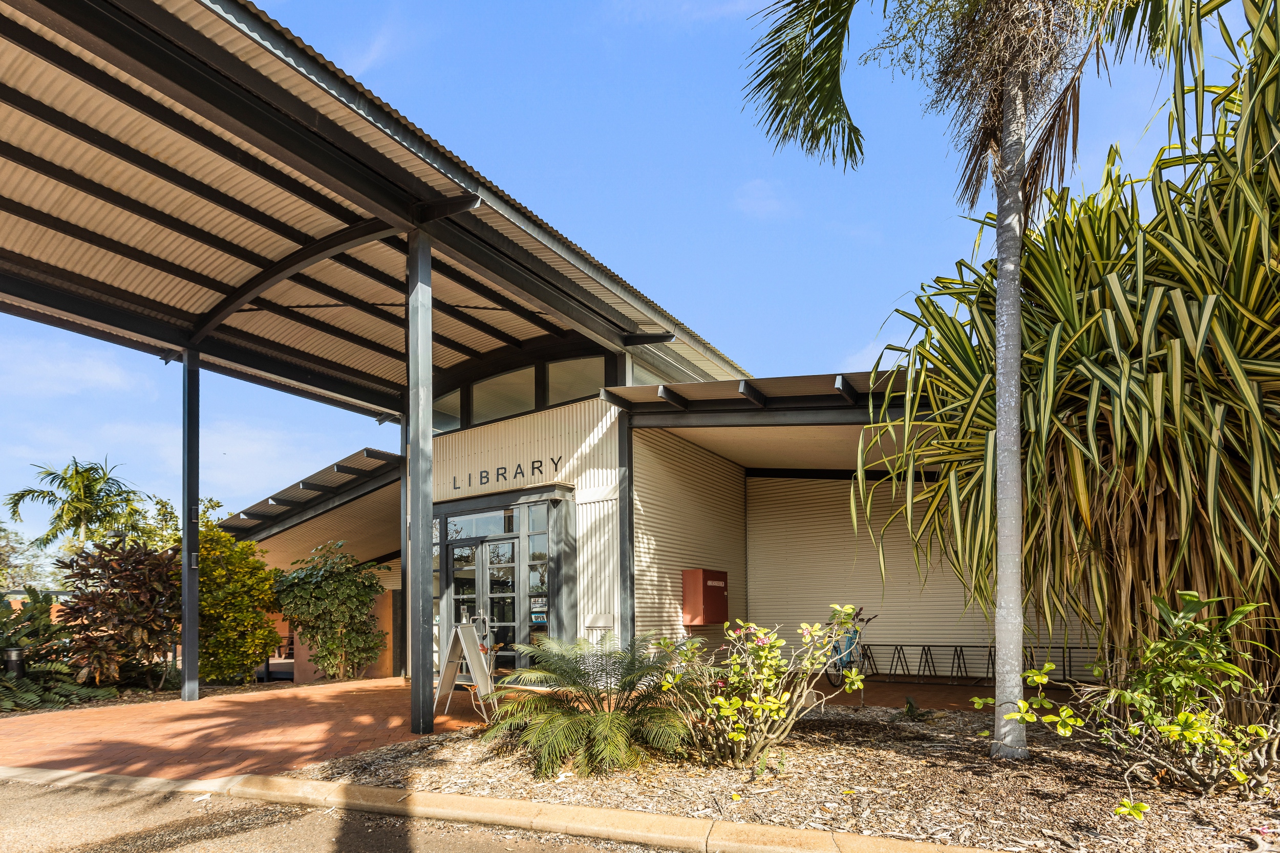 exterior of Broome Library